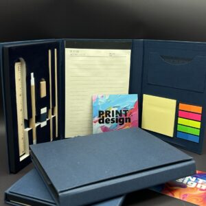 Niebieski składany przybornik