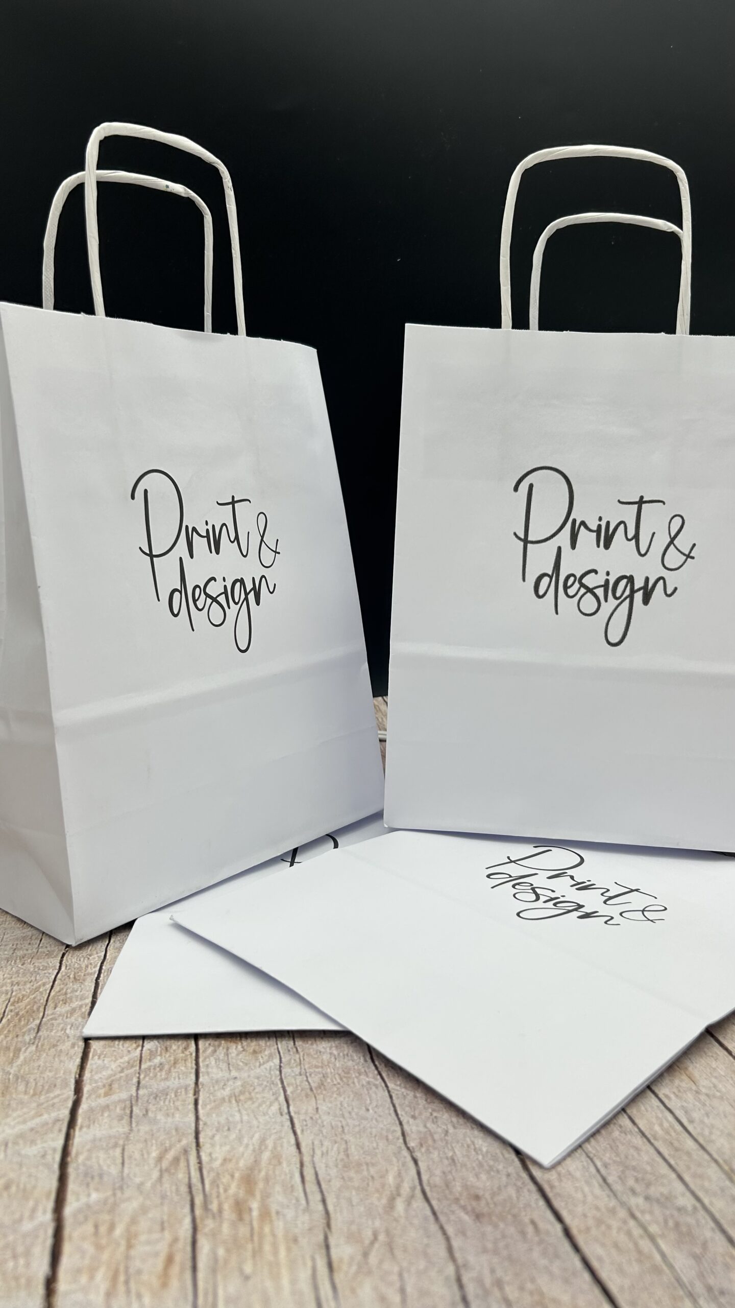 Białe torby papierowe (18x22cm) – perfekcyjne na reklamę!